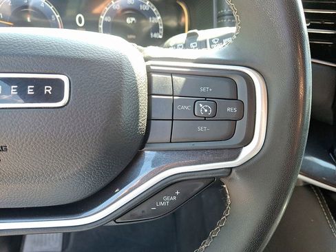 Used 2024 Jeep Wagoneer 4WD image 23