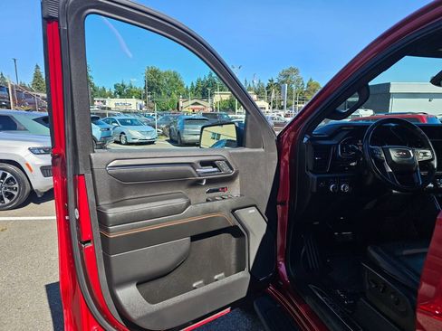 Used 2022 GMC Sierra 1500 AT4 w/ AT4 Premium Package AWD/4WD image 19
