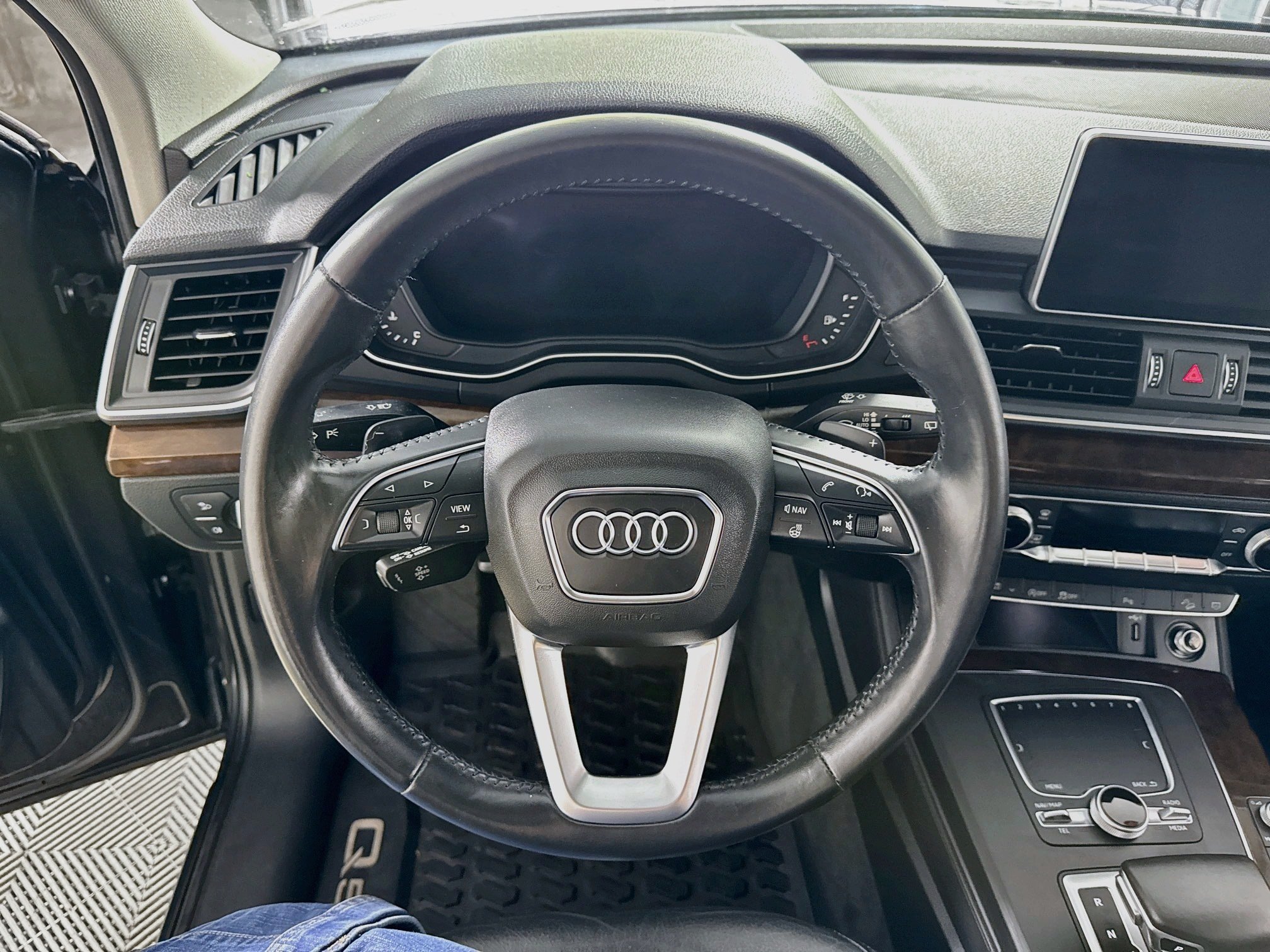 Used 2020 Audi Q5 2.0T Premium Plus w/ Premium Plus Package AWD/4WD image 16