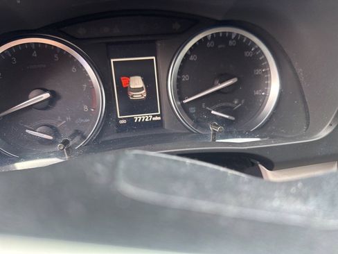 Used 2018 Toyota Highlander XLE image 11