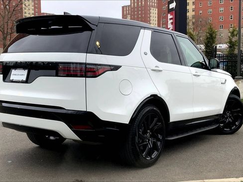 Certified 2025 Land Rover Discovery Dynamic SE AWD/4WD image 12