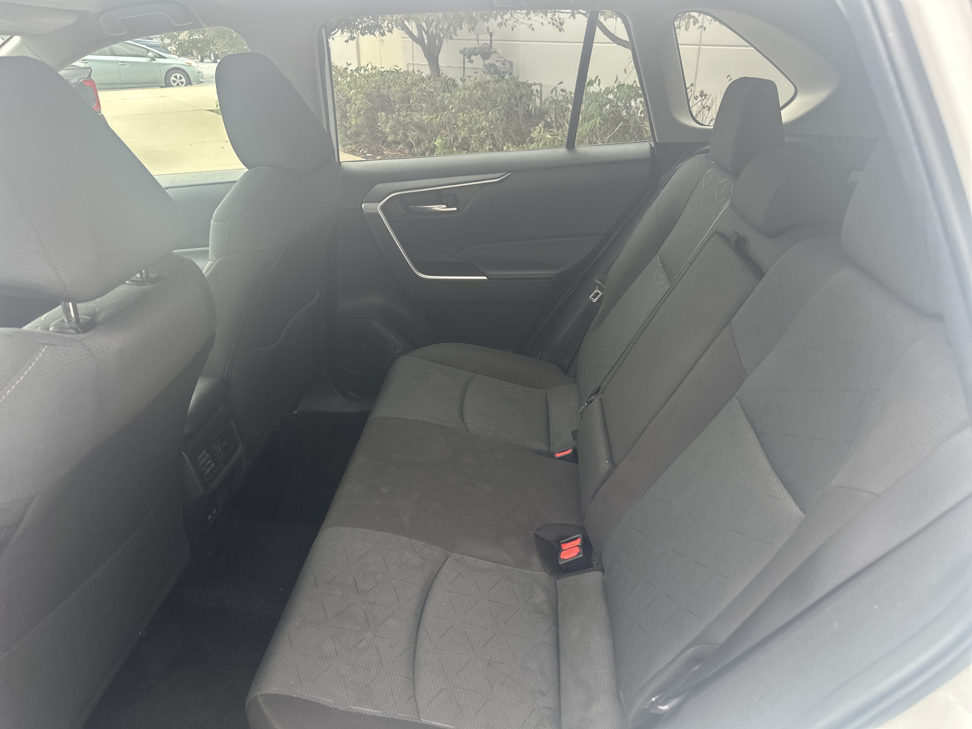 Used 2025 Toyota RAV4 XLE AWD/4WD image 29