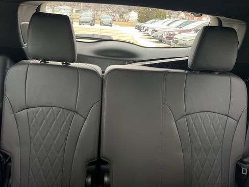 Used 2023 Buick Enclave Avenir w/ Avenir Technology Package image 9