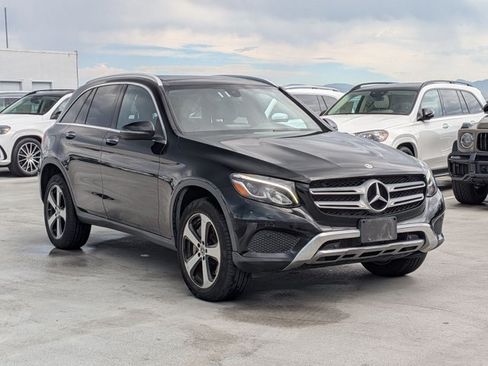 Used 2019 Mercedes-Benz GLC 350e 4MATIC image 3