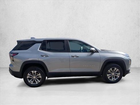 Used 2025 Chevrolet Equinox LT image 4