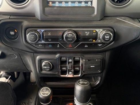 Used 2023 Jeep Wrangler Unlimited AWD/4WD image 6