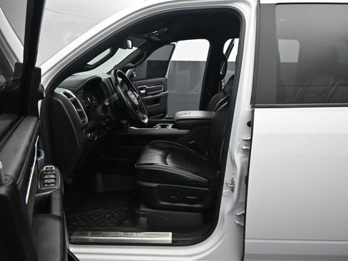Used 2022 RAM 3500 Laramie AWD/4WD image 10
