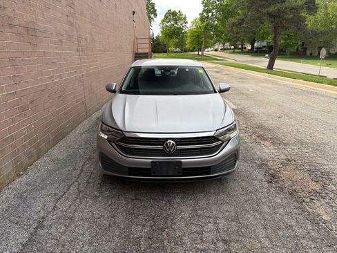 Used 2024 Volkswagen Jetta SE FWD image 8