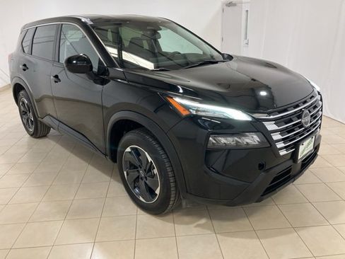 Used 2024 Nissan Rogue SV image 7