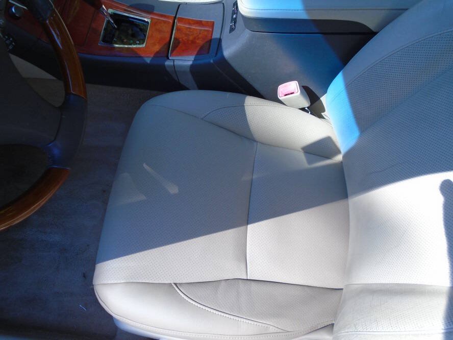 Used 2010 Lexus ES 350 w/ Preferred Accessory Package FWD image 16