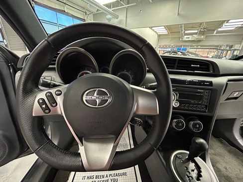 Used 2011 Scion tC Base image 9