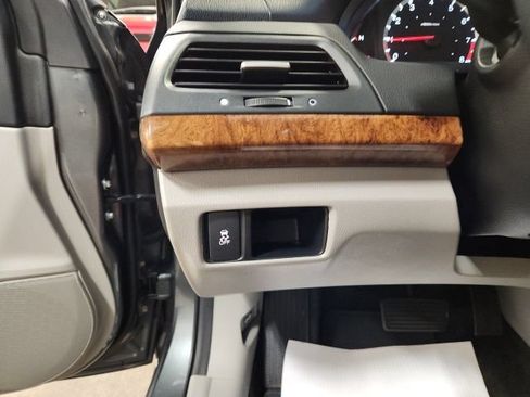 Used 2011 Honda Accord EX-L image 20
