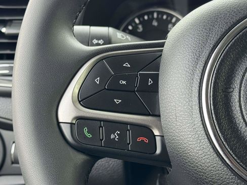 Used 2022 Jeep Renegade Latitude image 7