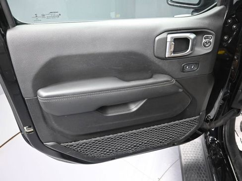 Used 2023 Jeep Wrangler Unlimited Sahara w/ Cold Weather Group AWD/4WD image 11