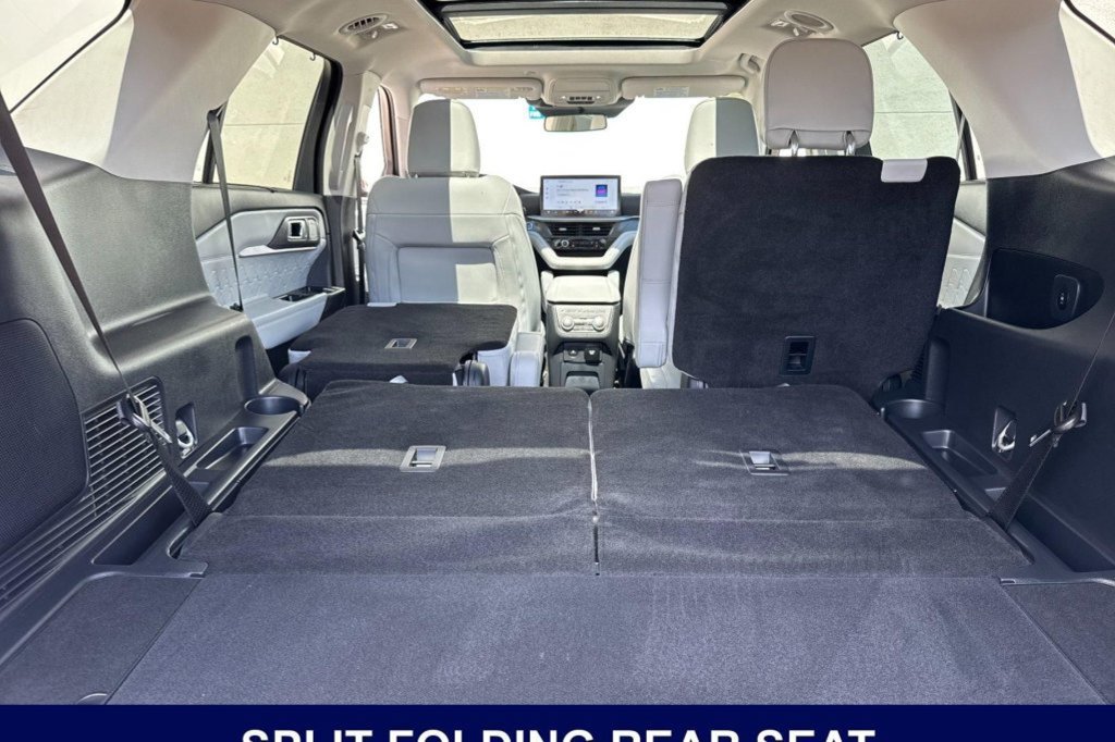 Used 2025 Ford Explorer Platinum w/ Ultimate Package RWD image 20