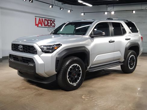 Used 2025 Toyota 4Runner TRD Off-Road AWD/4WD image 3