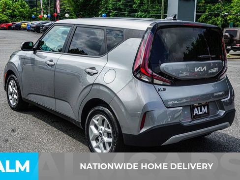 Used 2025 Kia Soul LX w/ LX Technology Package FWD image 4