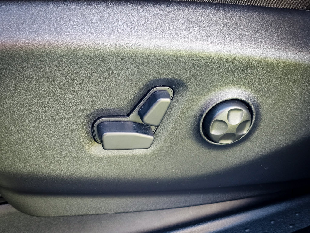 New 2027 Chrysler Pacifica Select FWD image 16