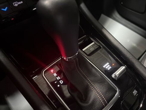 Used 2022 Jeep Compass Limited image 21