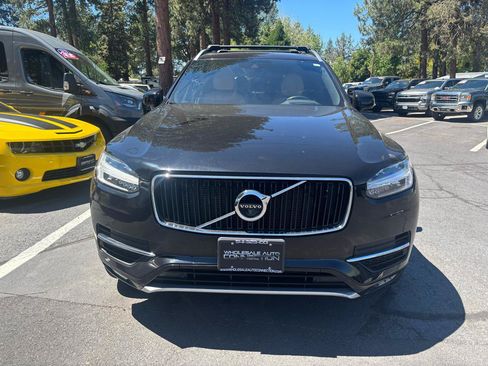 Used 2018 Volvo XC90 T6 Momentum w/ Convenience Package AWD/4WD image 7