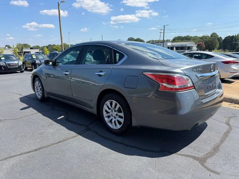 Used 2015 Nissan Altima 2.5 S w/ Power Driver Seat Package FWD image 5