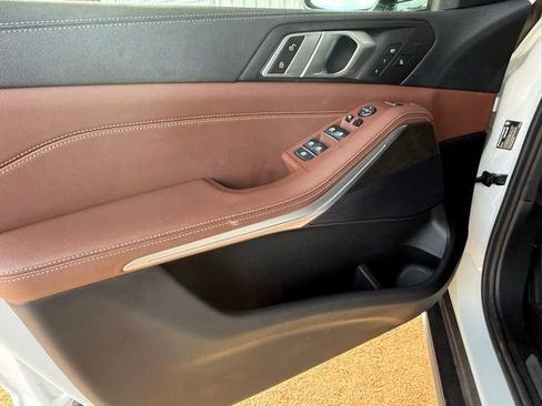 Used 2022 BMW X5 sDrive40i w/ Premium Package RWD image 16