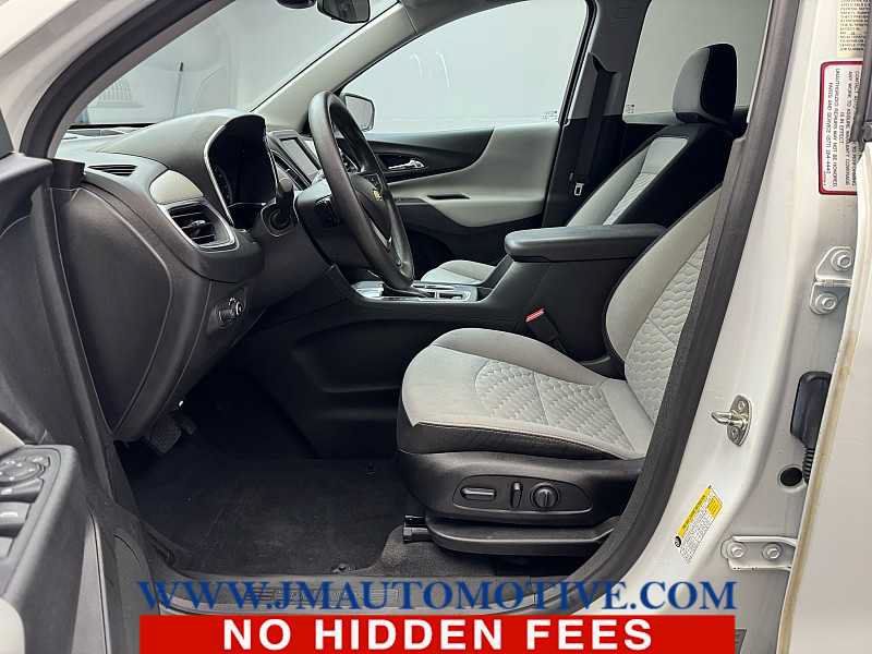 Used 2020 Chevrolet Equinox LS w/ LS Convenience Package FWD image 12