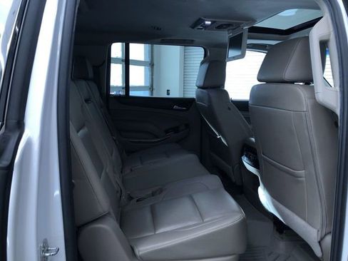 Used 2018 GMC Yukon XL SLT w/ Open Road Package image 17