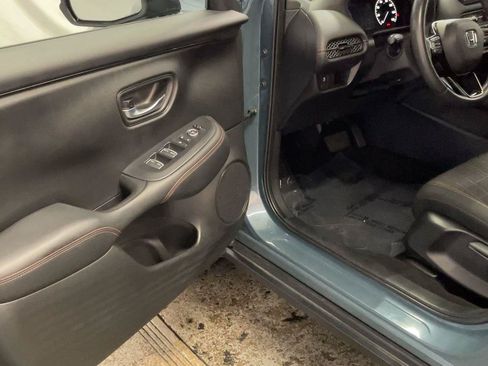 Certified 2025 Honda HR-V Sport image 28