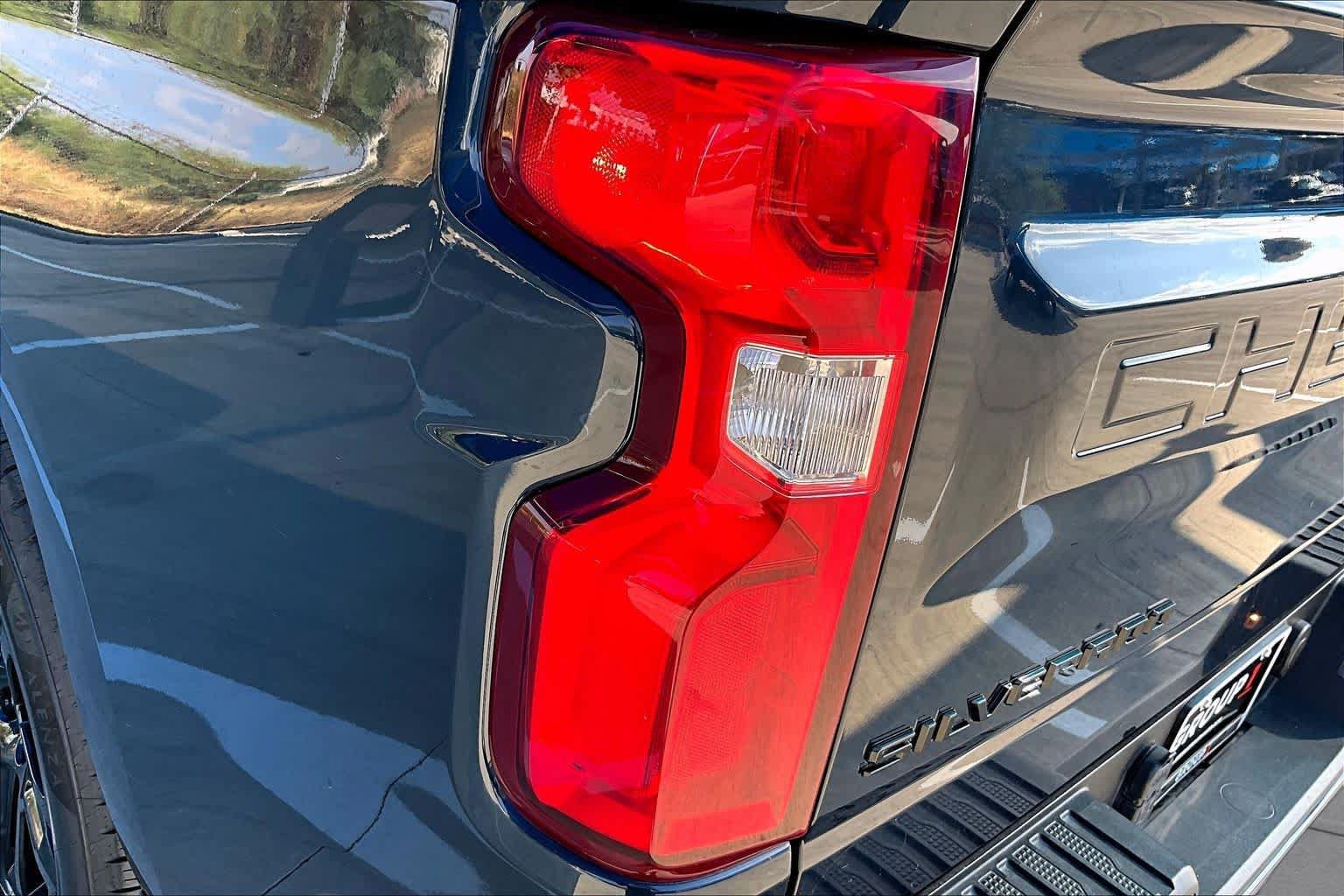 Used 2022 Chevrolet Silverado 1500 RST RWD image 28