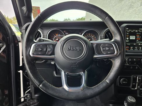 Used 2020 Jeep Wrangler Unlimited Sahara AWD/4WD image 18