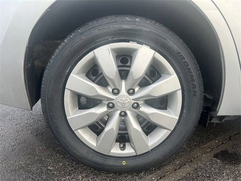 Used 2016 Toyota Corolla LE image 27