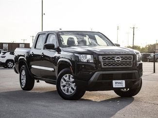 Used 2023 Nissan Frontier SV image 1