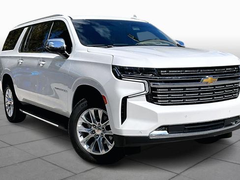 Used 2024 Chevrolet Suburban Premier image 3