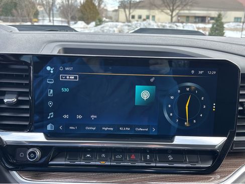 Used 2022 Chevrolet Silverado 1500 LT Trail Boss w/ Convenience Package II image 7