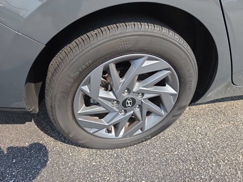 Used 2025 Hyundai Elantra Hybrid FWD image 18