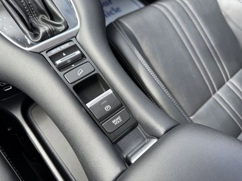 Certified 2024 Honda HR-V EX-L image 30