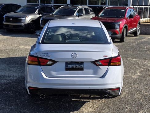 New 2025 Nissan Altima 2.5 SR w/ SR Premium Package FWD image 4