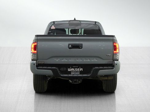 Used 2021 Toyota Tacoma TRD Sport w/ TRD Premium Sport Package AWD/4WD image 4