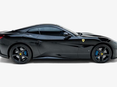 Used 2019 Ferrari Portofino RWD image 12
