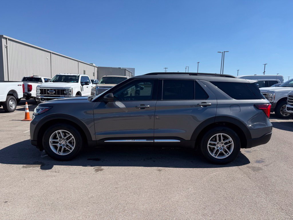 Used 2025 Ford Explorer Active w/ Active Comfort Package RWD image 19