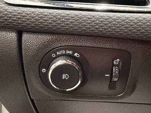 Used 2017 Chevrolet Cruze LT w/ RS Package image 18