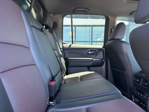 Used 2024 Honda Ridgeline Black Edition image 12