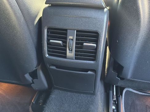 Used 2019 Mercedes-Benz GLA 250 4MATIC image 21