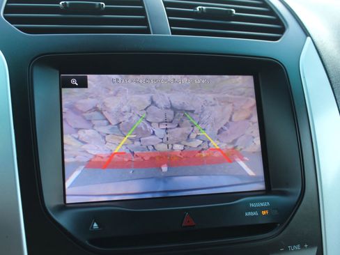 Used 2013 Ford Explorer XLT image 36