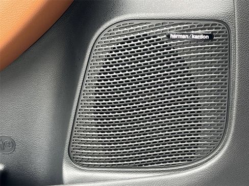 New 2026 Chrysler Pacifica Pinnacle image 18