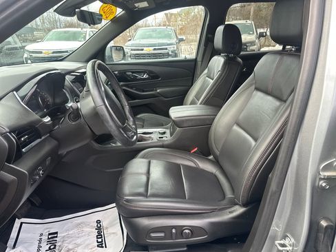 Used 2023 Chevrolet Traverse RS image 9