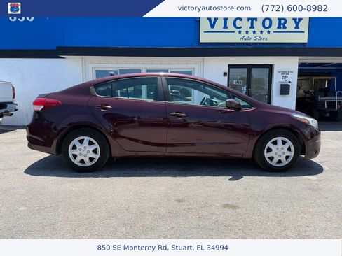 Used 2017 Kia Forte LX FWD image 4