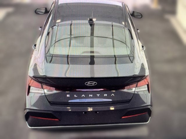 Used 2025 Hyundai Elantra Sport FWD image 12