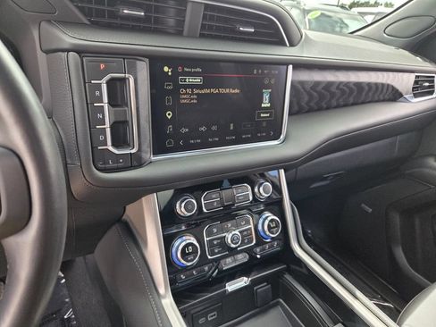 Used 2024 GMC Yukon Denali w/ Advanced Technology Package AWD/4WD image 26